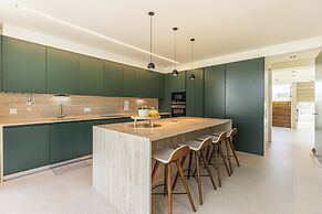 Troia Design Villa by Cadenzalux