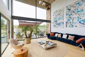 Troya Regal Villa By Cadenzalux