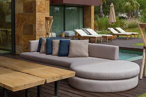 Troya Regal Villa By Cadenzalux