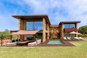 Troya Regal Villa By Cadenzalux