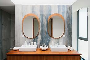 Troya Regal Villa By Cadenzalux