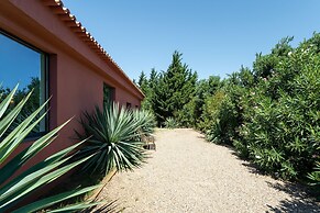 Garden Seaside Villa by Cadenzalux