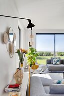 Garden Seaside Villa by Cadenzalux