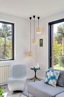 Garden Seaside Villa by Cadenzalux