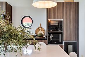 Garden Seaside Villa by Cadenzalux