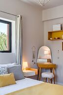 Garden Seaside Villa by Cadenzalux