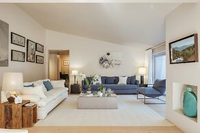 Light Villa by Cadenzalux