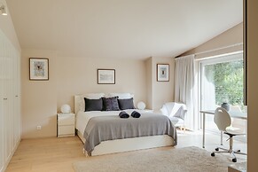 Light Villa by Cadenzalux