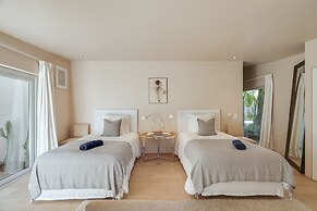 Light Villa by Cadenzalux