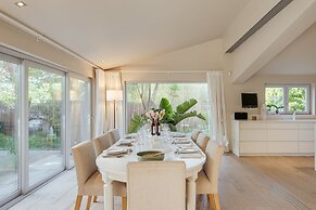 Light Villa by Cadenzalux