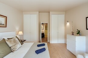 Light Villa by Cadenzalux