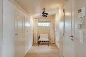 Light Villa by Cadenzalux