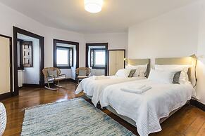 Seafront Manor by Cadenzalux