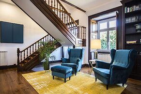 Seafront Manor by Cadenzalux