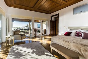 Seafront Manor by Cadenzalux