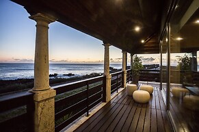 Seafront Manor by Cadenzalux