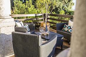 Seafront Manor by Cadenzalux