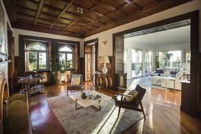 Seafront Manor by Cadenzalux