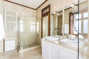 Seafront Manor by Cadenzalux