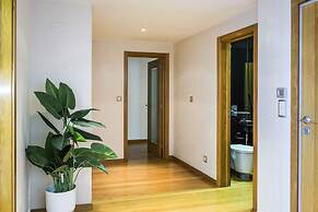 Estoril Queen s Apartment by Cadenzalux