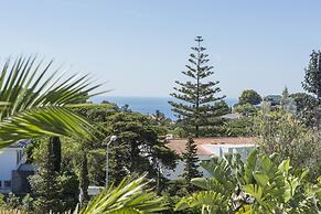 Estoril Queen s Apartment by Cadenzalux