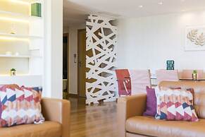 Estoril Queen s Apartment by Cadenzalux