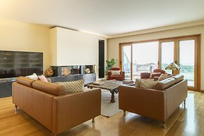 Estoril Queen s Apartment by Cadenzalux