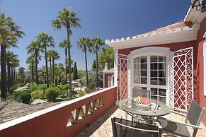 Villa Oasis by Cadenzalux