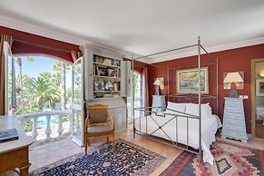 Villa Oasis by Cadenzalux