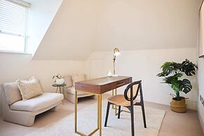 The Hampstead Garden Hideaway - 5bdr Home With Pool and Garden