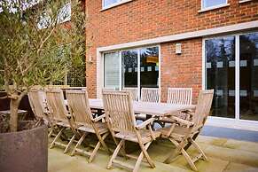 The Hampstead Garden Hideaway - 5bdr Home With Pool and Garden