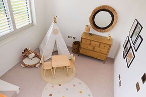 The Hampstead Garden Hideaway - 5bdr Home With Pool and Garden