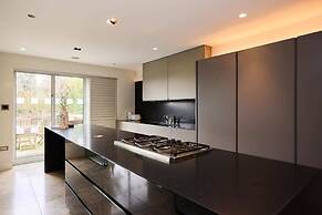 The Hampstead Garden Hideaway - 5bdr Home With Pool and Garden