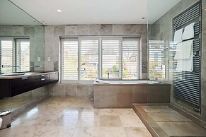 The Hampstead Garden Hideaway - 5bdr Home With Pool and Garden