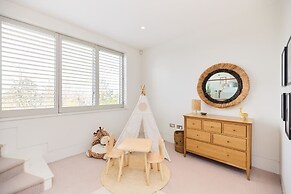 The Hampstead Garden Hideaway - 5bdr Home With Pool and Garden