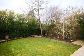 The Hampstead Garden Hideaway - 5bdr Home With Pool and Garden