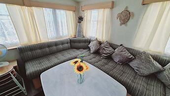 6 Guests - 3 Bedrooms - Entertainment - Near Beach