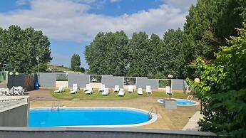 6 Guests - 3 Bedrooms - Entertainment - Near Beach