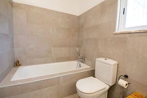 Pomba Beautifully Renovated With Heated Pool