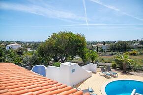 Pomba Beautifully Renovated With Heated Pool