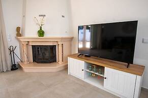 Pomba Beautifully Renovated With Heated Pool