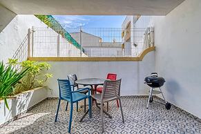 Azula Bright and Airy 2 Bedroom Apartment With p