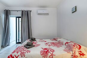 Azula Bright and Airy 2 Bedroom Apartment With p
