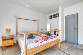 Azula Bright and Airy 2 Bedroom Apartment With p