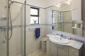 Casa Ryder Casa Ryder Short Walk From Marinha b