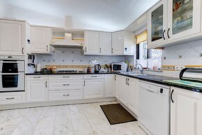 Casa Ryder Casa Ryder Short Walk From Marinha b