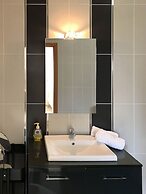 16 Centeanes Fabulous Location Just Short Walk t