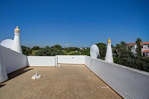 Apartment Oleander Excellent Townhouse in Carvoe
