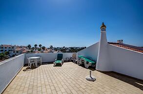 Apartment Oleander Excellent Townhouse in Carvoe