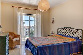Apartment Oleander Excellent Townhouse in Carvoe